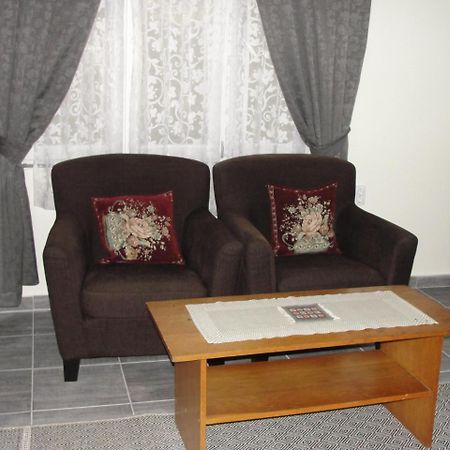 Hotel Coffeecamp-Kovilj Zewnętrze zdjęcie